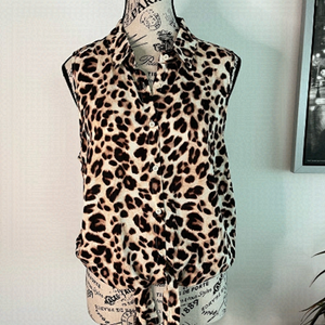 Leopard print button up waist tie blouse, size large (0141)